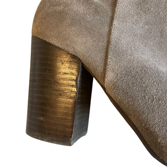 Vince Camuto Sabana Knee High Suede Grey Round Toe Boots with Stacked Heel - Picture 6 of 16